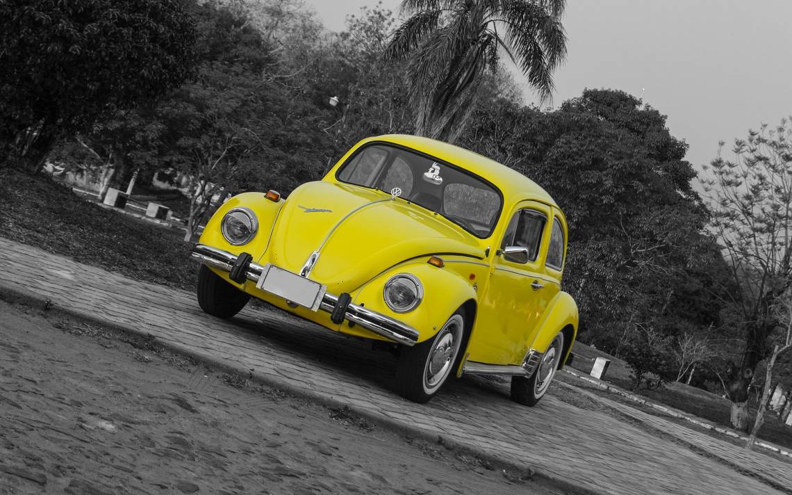 VolksWagen escarabajo amarillo